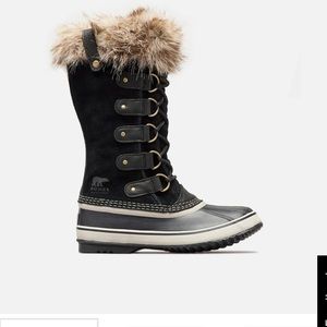 Size USA Women’s 7.5 Back Sorel boot.